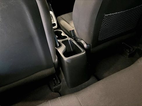 Used 2020 Hyundai Venue SE FWD image 29