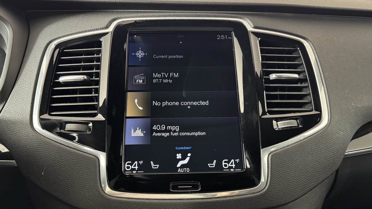Used 2018 Volvo XC90 T6 Momentum w/ Convenience Package AWD/4WD image 27