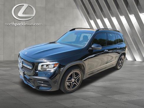 Used 2023 Mercedes-Benz GLB 250 4MATIC image 3