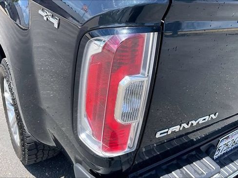 Used 2018 GMC Canyon SLT w/ Driver Alert Package AWD/4WD image 28