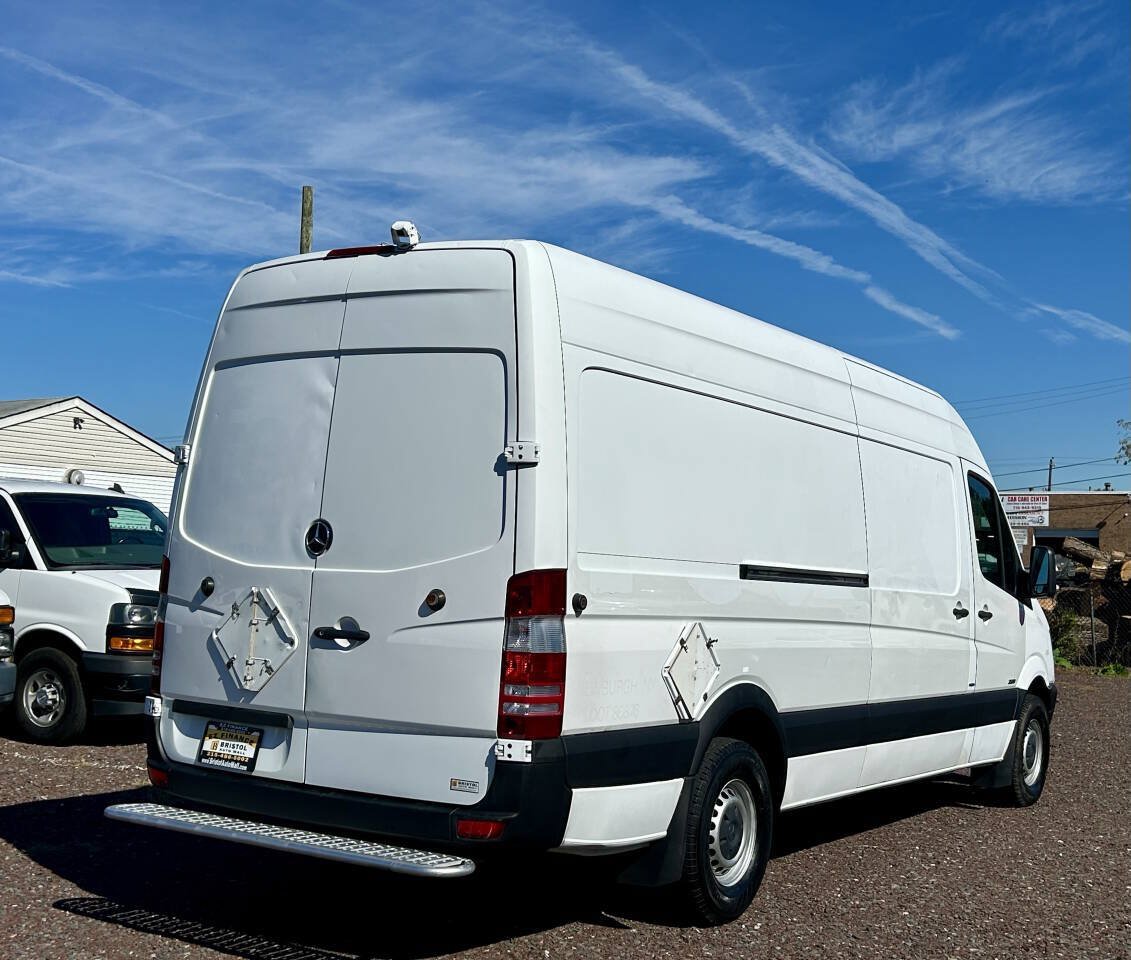 Used 2012 Mercedes-Benz Sprinter 2500 image 4