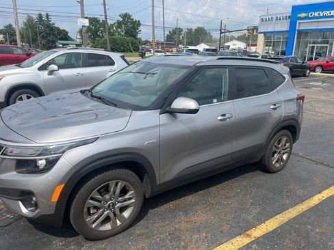 Used 2021 Kia Seltos S AWD/4WD image 3