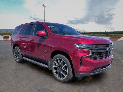 Used 2021 Chevrolet Tahoe RST w/ Luxury Package RWD image 2