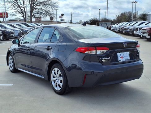 Used 2024 Toyota Corolla LE image 2