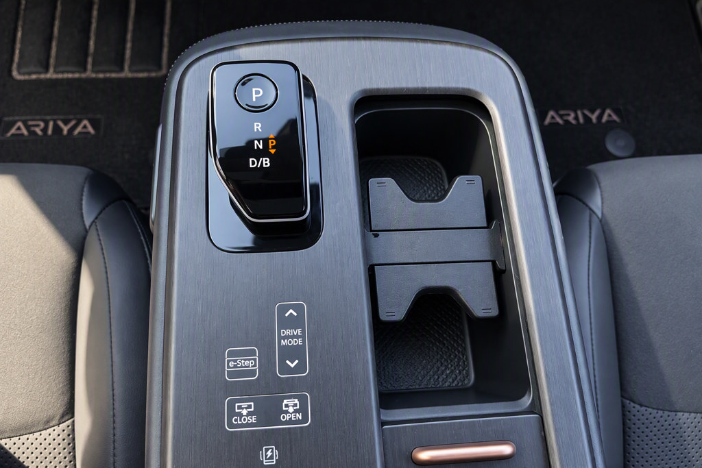 Used 2023 Nissan Ariya AWD image 9