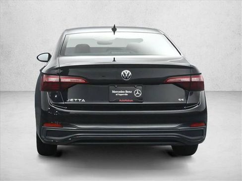 Used 2024 Volkswagen Jetta SE FWD image 5