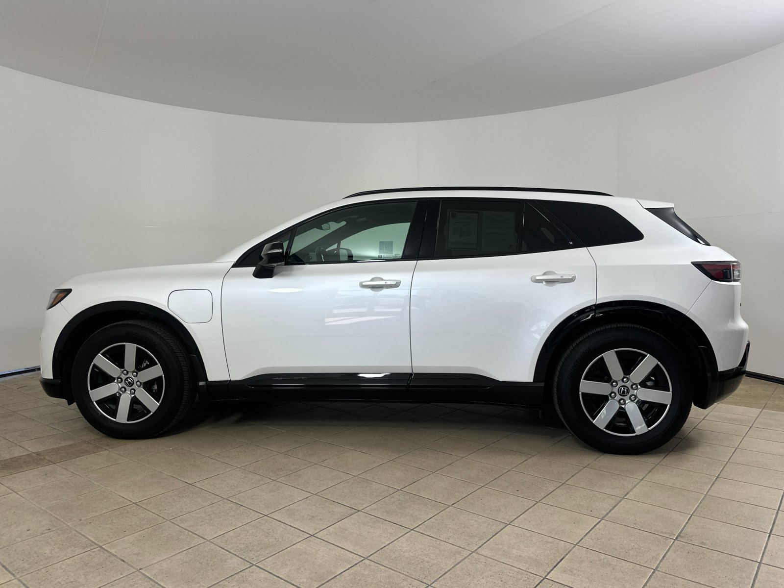 Used 2024 Honda Prologue Touring image 3