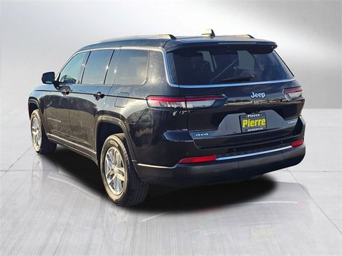 Used 2023 Jeep Grand Cherokee L Laredo image 4