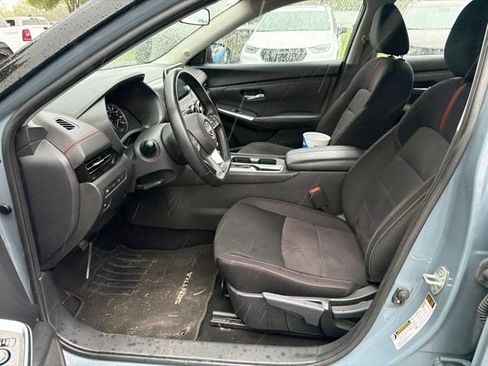 Used 2025 Nissan Sentra SR FWD image 18