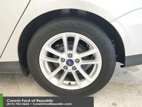 Used 2016 Ford Focus SE image 10