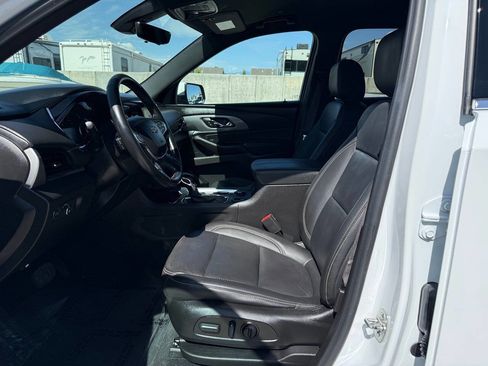 Used 2023 Chevrolet Traverse LT w/ LT Premium Package AWD/4WD image 15