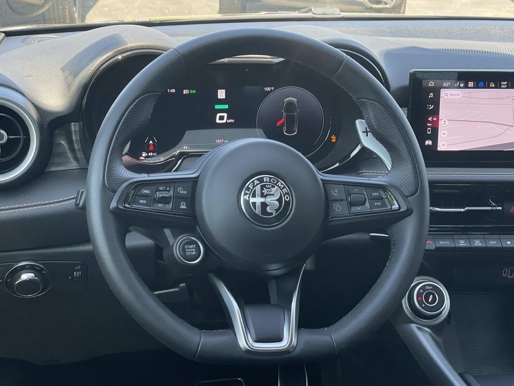 Used 2025 Alfa Romeo Tonale w/ Premium Package AWD/4WD image 7