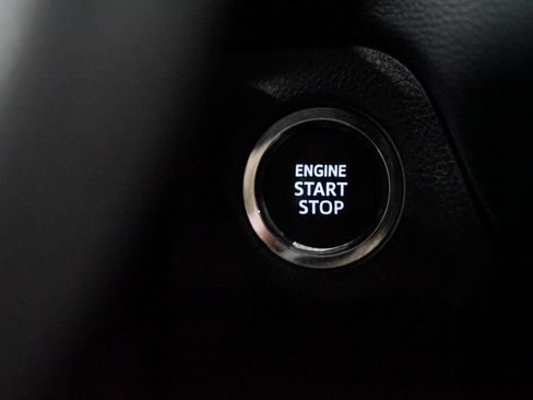 Certified 2025 Toyota RAV4 XLE FWD image 23