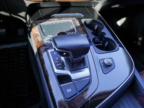 Used 2019 Audi Q7 3.0T Prestige w/ Prestige Package image 33