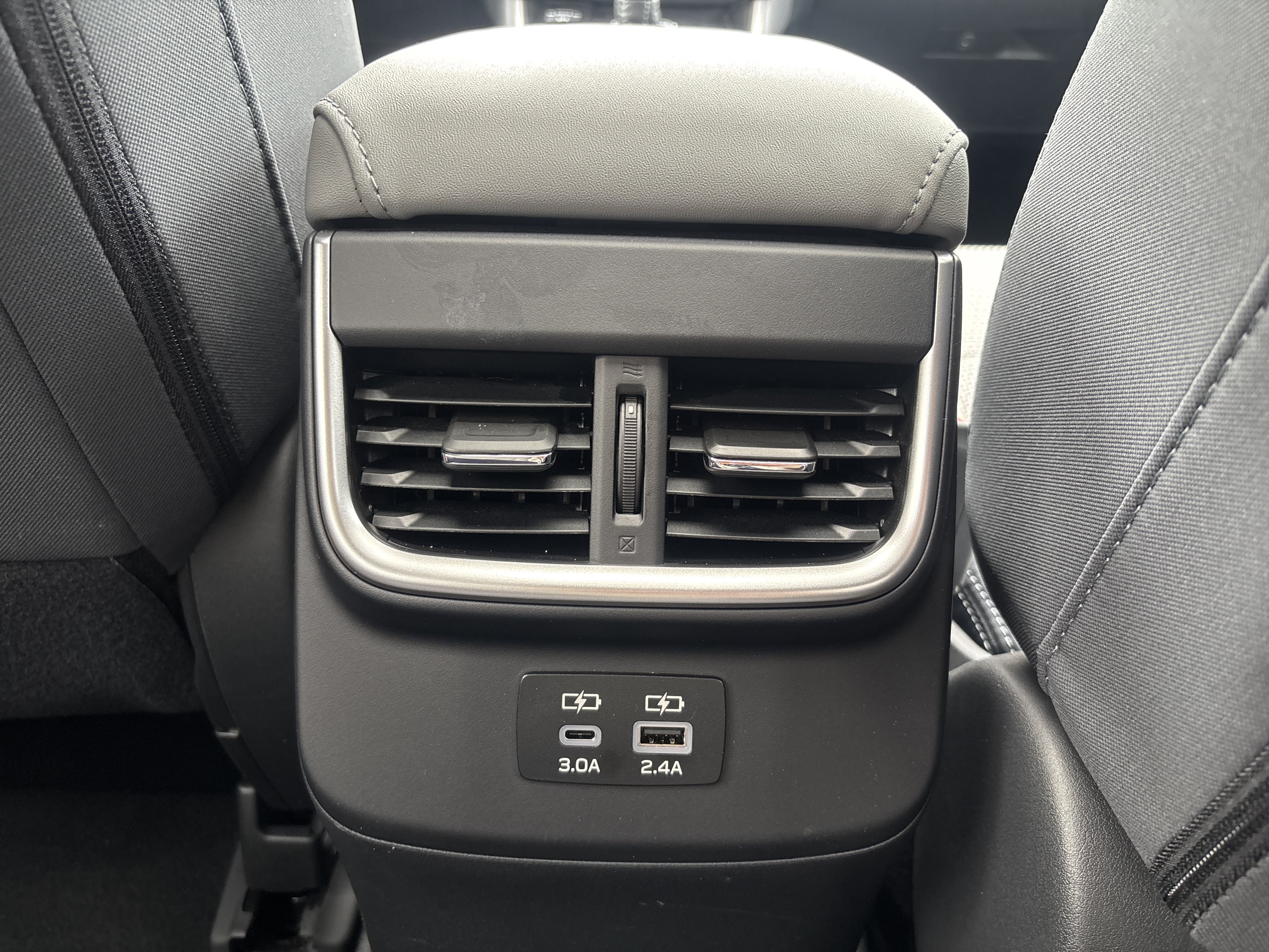 Used 2024 Subaru Outback Premium AWD/4WD image 12