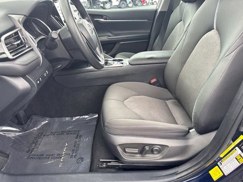 Used 2022 Toyota Camry LE FWD image 10