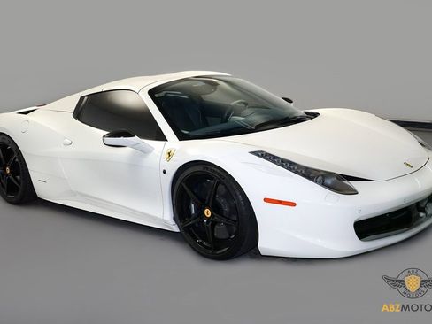 Used 2015 Ferrari 458 Spider image 2
