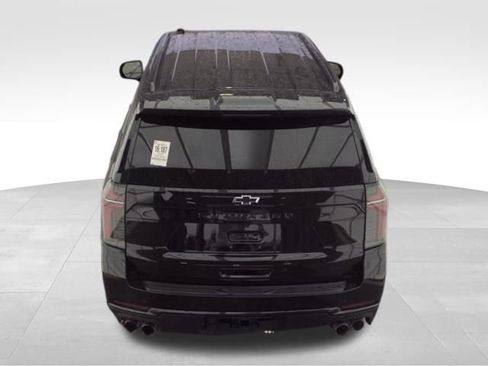 Used 2025 Chevrolet Suburban Z71 AWD/4WD image 5