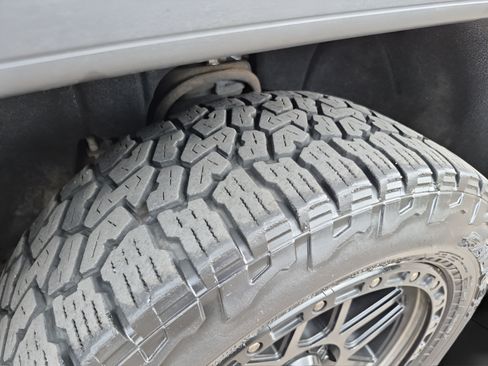 Used 2018 GMC Sierra 1500 SLT AWD/4WD image 22