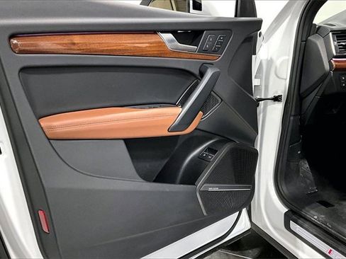 Used 2023 Audi Q5 e Prestige w/ Prestige Package image 17