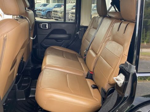 Used 2023 Jeep Wrangler Unlimited Sahara AWD/4WD image 8