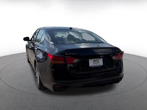 Used 2025 Nissan Altima 2.5 SV image 11