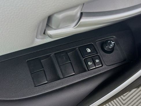 Used 2024 Toyota Corolla SE image 18