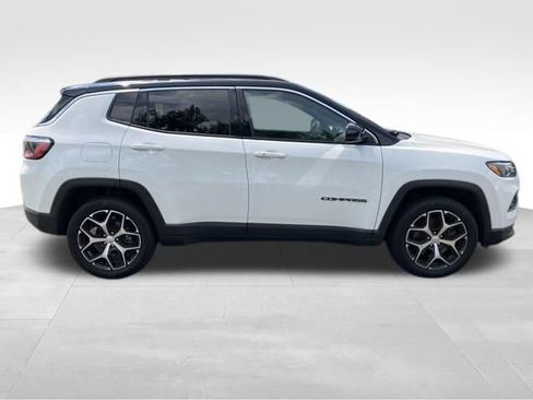 Used 2024 Jeep Compass Limited AWD/4WD image 4