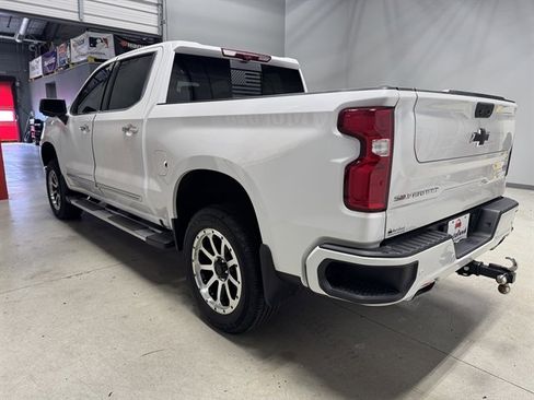 Used 2025 Chevrolet Silverado 1500 High Country w/ Technology Package AWD/4WD image 5