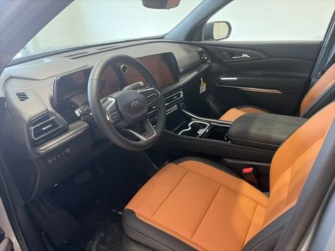 New 2027 Chevrolet Traverse Z71 w/ Driver Confidence Package AWD/4WD image 8