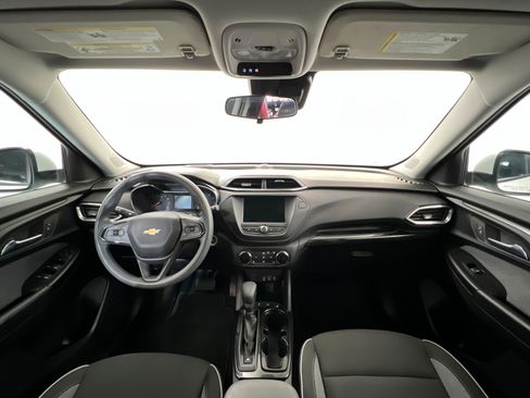 Used 2023 Chevrolet TrailBlazer LT FWD image 10