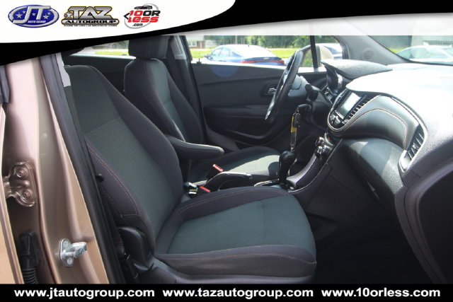 Used 2018 Chevrolet Trax LS AWD/4WD image 14