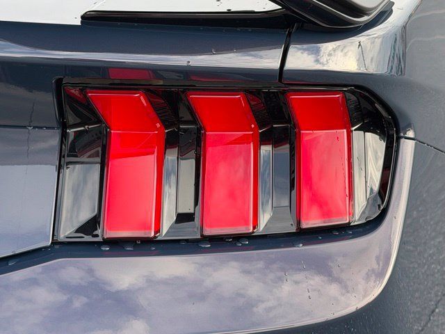 Used 2025 Ford Mustang Dark Horse RWD image 19