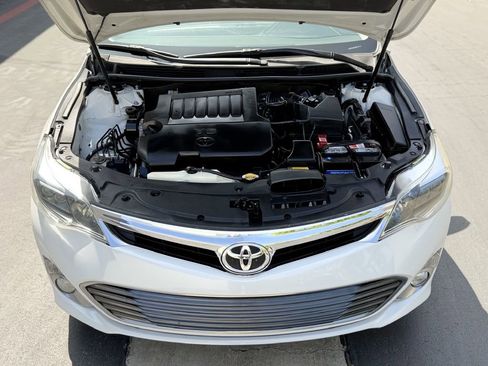 Used 2013 Toyota Avalon Limited FWD image 18