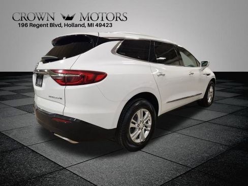 Used 2018 Buick Enclave Essence image 3