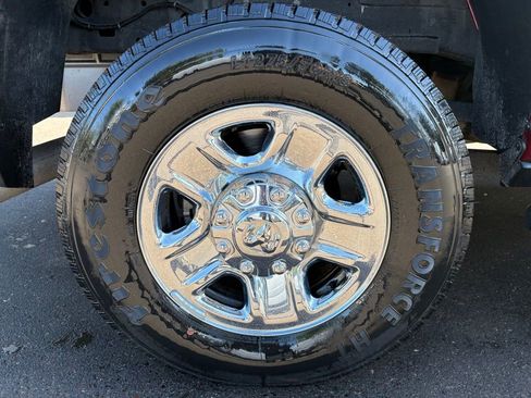 Used 2024 RAM 2500 Tradesman w/ Chrome Appearance Group AWD/4WD image 6