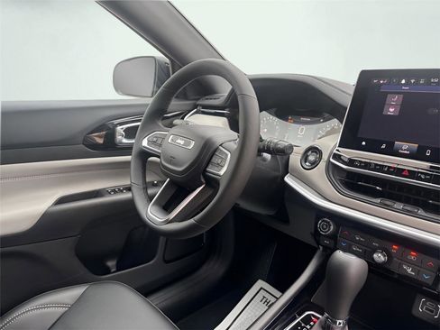 New 2026 Jeep Compass Limited AWD/4WD image 18