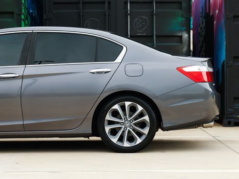 Used 2014 Honda Accord Sport image 27