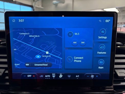 Used 2023 Ford Transit 350 XLT image 15