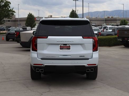 New 2026 GMC Yukon Denali w/ Denali Reserve Package AWD/4WD image 5