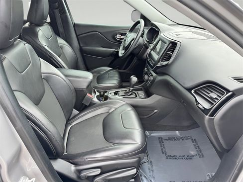 Used 2021 Jeep Cherokee Latitude Plus image 27