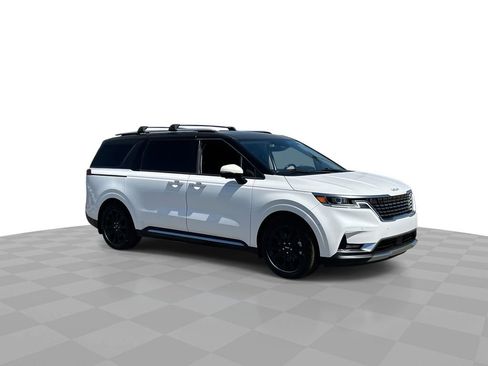 Used 2022 Kia Carnival SX Prestige FWD image 2