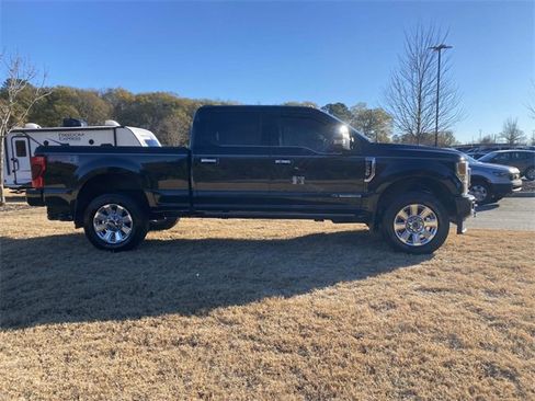 Used 2022 Ford F350 Platinum image 2