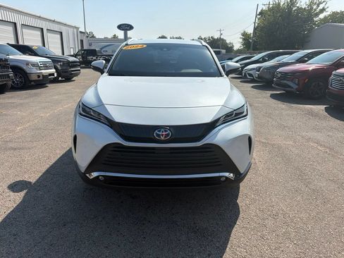 Used 2024 Toyota Venza XLE AWD/4WD image 12