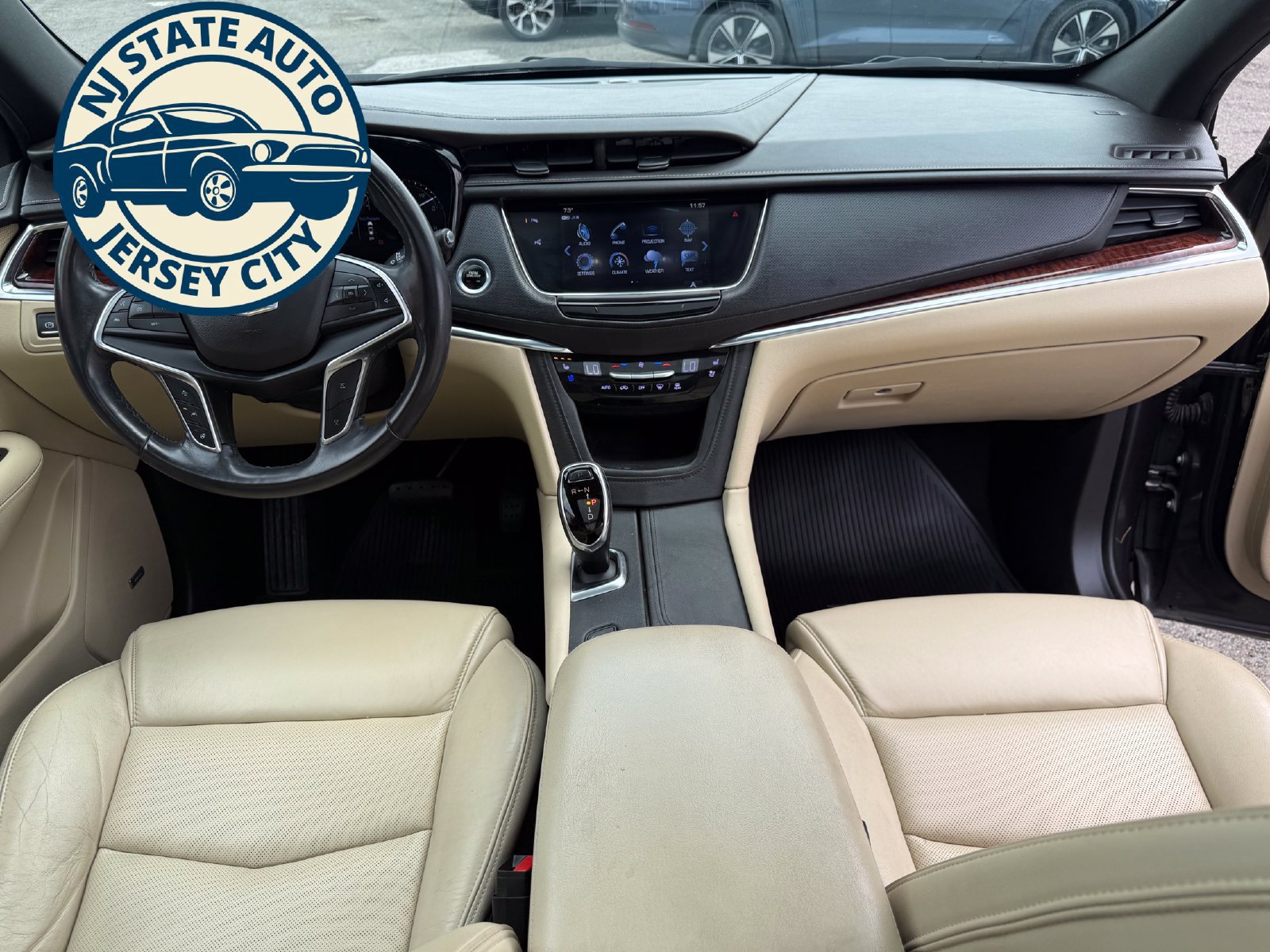Used 2018 Cadillac XT5 Premium Luxury w/ Driver Assist Package AWD/4WD image 6