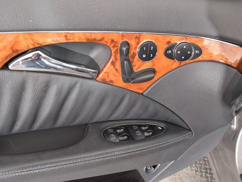 Used 2004 Mercedes-Benz E 500 Sedan image 10