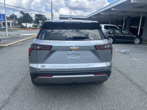Used 2026 Chevrolet Equinox LT AWD/4WD image 6