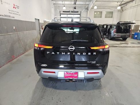 Used 2022 Nissan Pathfinder Platinum w/ Cargo Package AWD/4WD image 4
