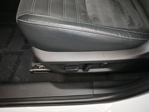 Used 2023 Mitsubishi Outlander SE image 15