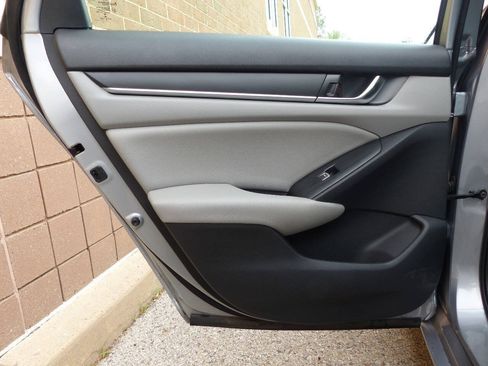 Used 2019 Honda Accord LX image 28